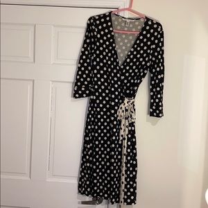 DIANE VON FURSTENBERG black white polka dot wrap